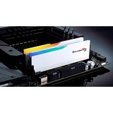 G.Skill DIMM 64 GB DDR5-6000 (2x 32 GB) Dual-Kit, Arbeitsspeicher weiß, F5-6000J3040G32GX2-RM5RW, Ripjaws M5 RGB, INTEL XMP